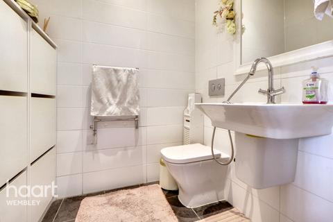 3 bedroom apartment for sale, NW10