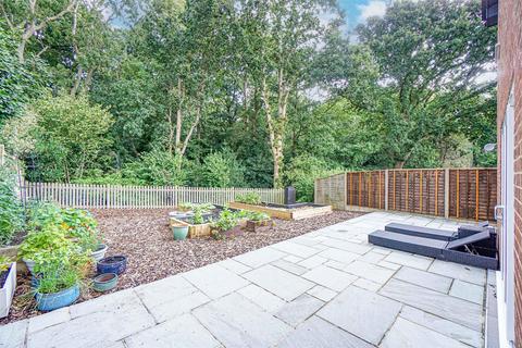 20 Douce Grove, St Leonards-on-sea, TN38 0YJ