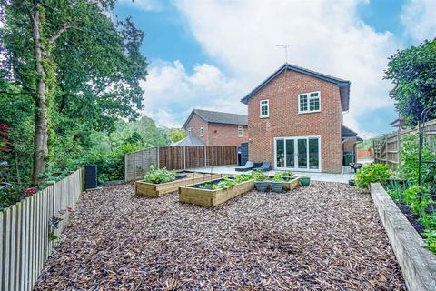 20 Douce Grove, St Leonards-on-sea, TN38 0YJ