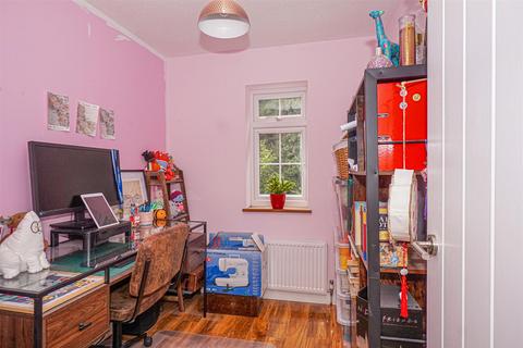 20 Douce Grove, St Leonards-on-sea, TN38 0YJ