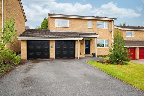 44 Everard Avenue, Sheffield, S17 4LZ