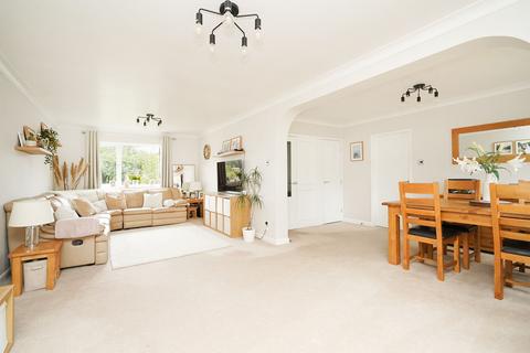 44 Everard Avenue, Sheffield, S17 4LZ