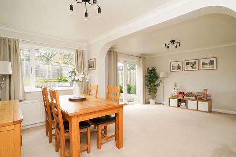 44 Everard Avenue, Sheffield, S17 4LZ