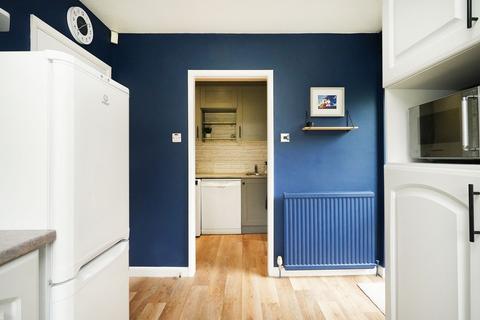 44 Everard Avenue, Sheffield, S17 4LZ
