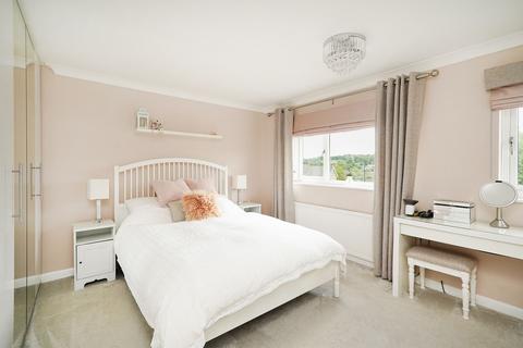 44 Everard Avenue, Sheffield, S17 4LZ