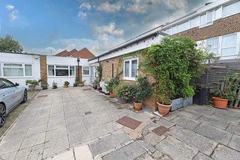 undefined, Mill Hill NW7