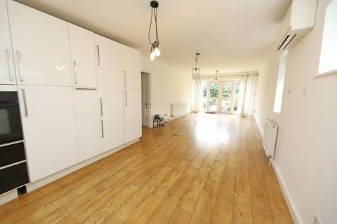 undefined, Mill Hill NW7