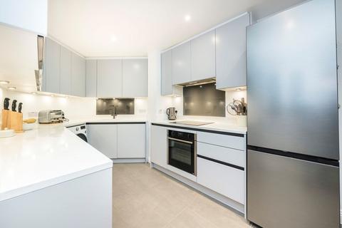 2 bedroom flat for sale, Westminster Bridge Road, London SE1