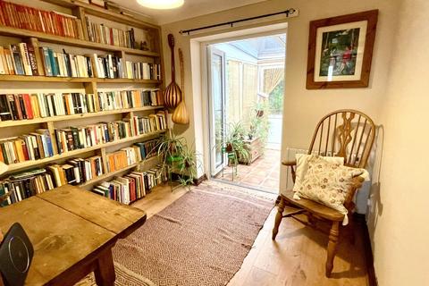 31 Chestnut View, Kerry, Newtown, SY16 4PR
