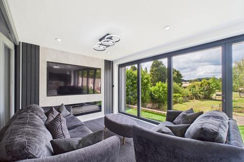 6 bedroom detached house for sale, Mansfield Road, Redhill, Nottingham