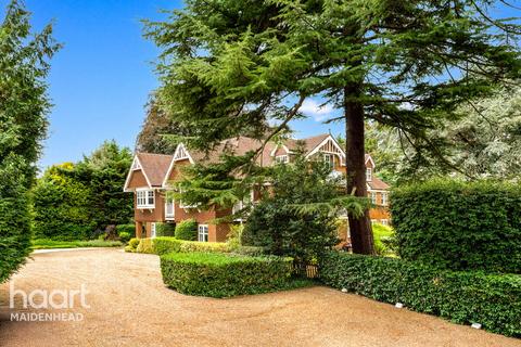 Harrow Lane, Maidenhead