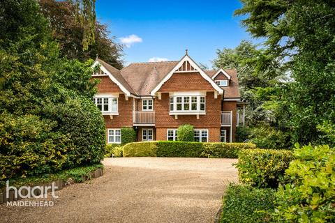 undefined, Harrow Lane, Maidenhead