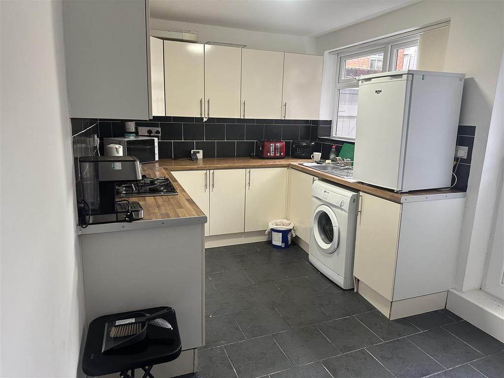 Kitchen..jpg