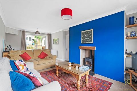3 bedroom semi-detached house for sale, Churchill Road, Evesham WR11