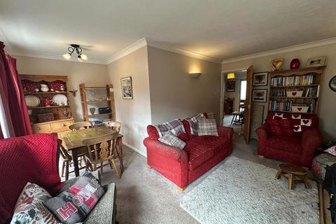 3 bedroom semi-detached house for sale, Wayside Close, Stowmarket IP14
