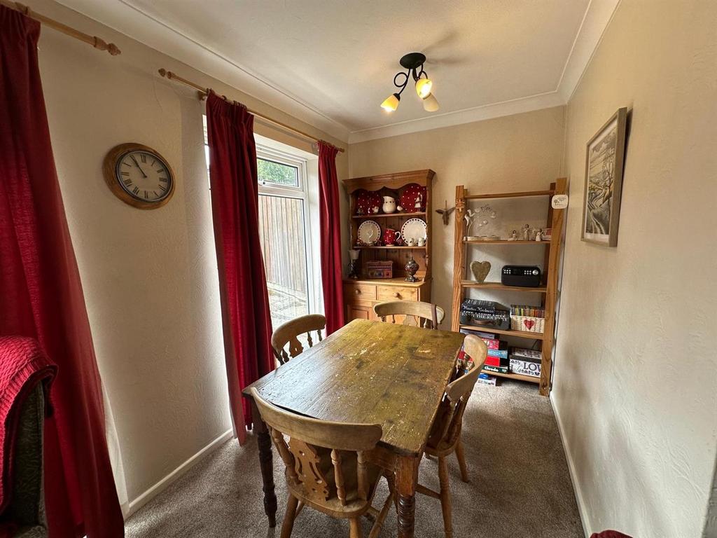 Sitting Room/Dining Room