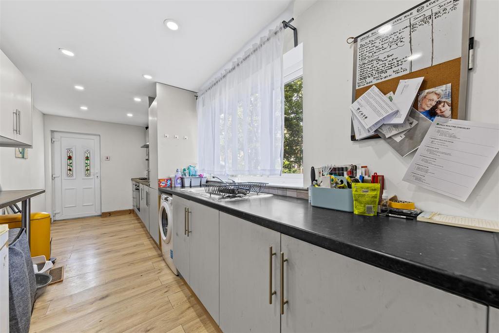 86 Moore St23.jpg