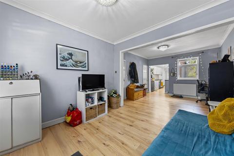 86 Moore Street, Northampton, NN2 7HX