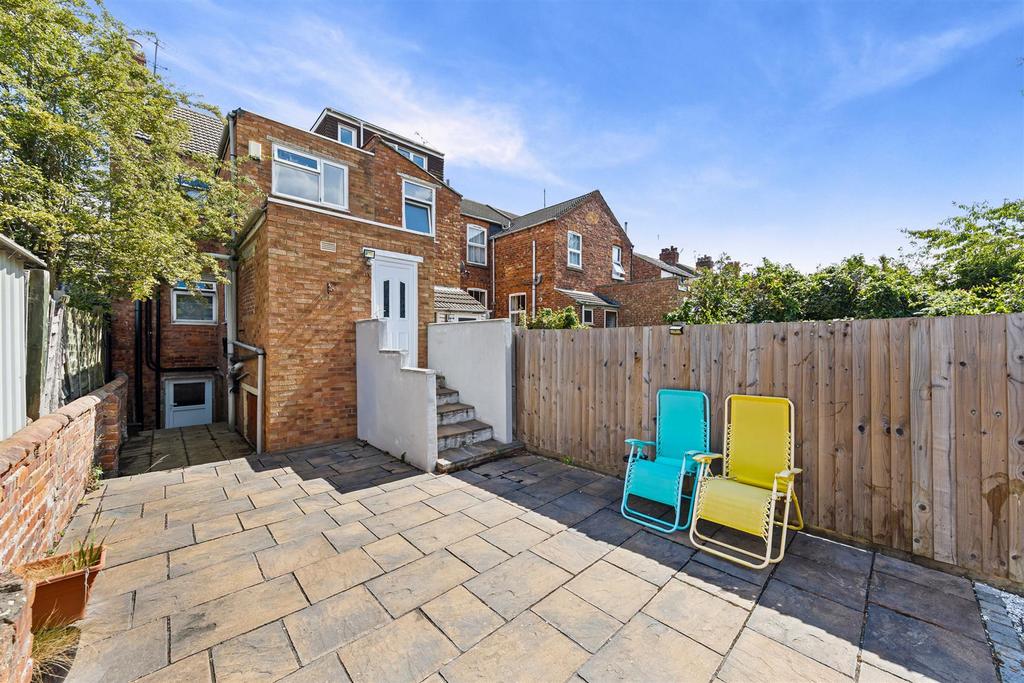 86 Moore St04.jpg