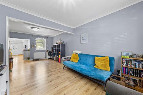 86 Moore Street, Northampton, NN2 7HX