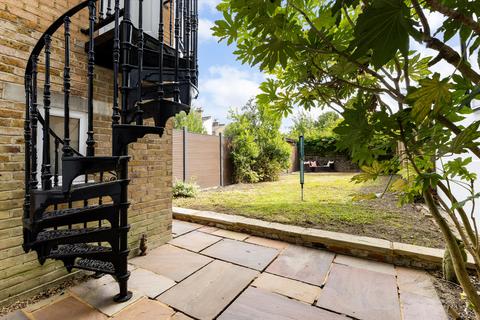 undefined, Trinity Road, London, SW17