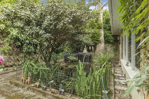 undefined, Princes Way, London SW19