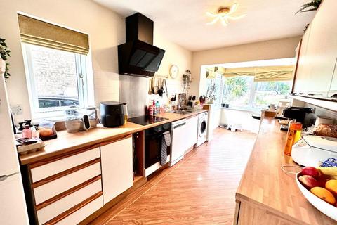 3 bedroom detached house for sale, Shannon Drive, Outlane, Huddersfield