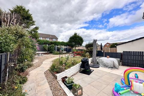 3 bedroom detached house for sale, Shannon Drive, Outlane, Huddersfield
