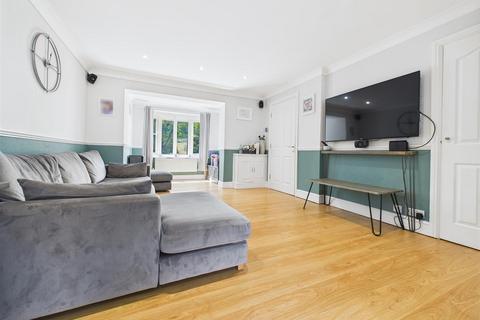 22 Aldsworth Close, Gateshead, NE9 7PG
