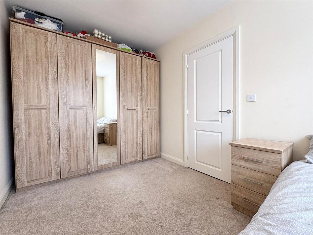 Bedroom 2 (3).jpg