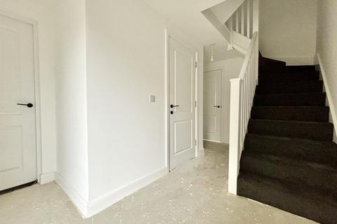 undefined, Kinder Close, Bradford BD13