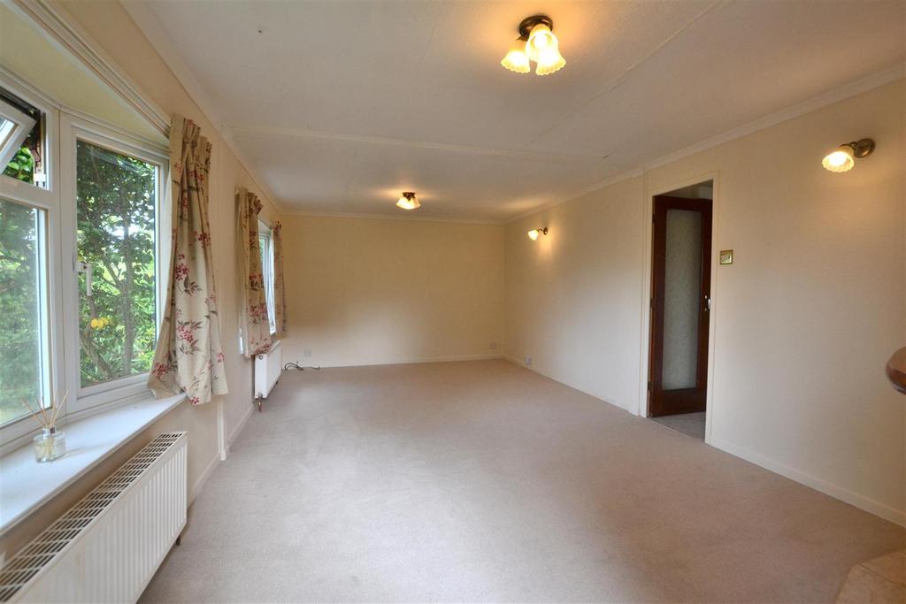 Living, Dining Room 1.JPG