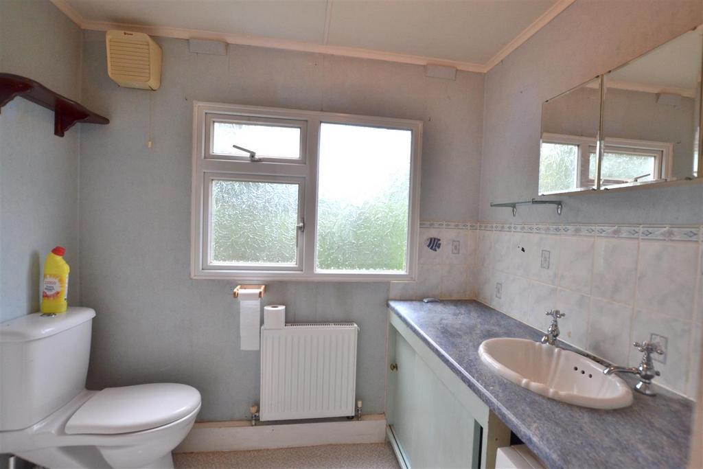 Shower Room.JPG