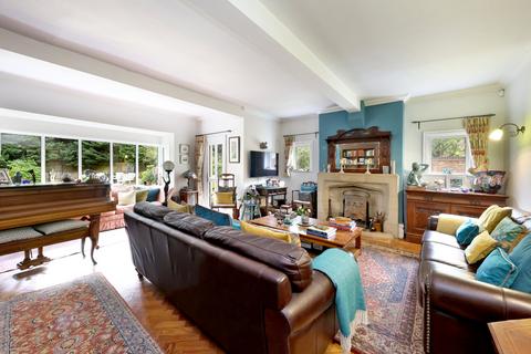 6 bedroom detached house for sale, Gregories Road, Beaconsfield, Buckinghamshire, HP9