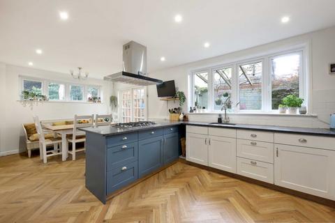 6 bedroom detached house for sale, Gregories Road, Beaconsfield, Buckinghamshire, HP9