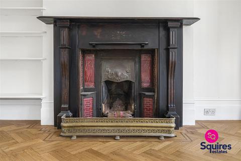 5 bedroom semi-detached house to rent, Church Crescent, London