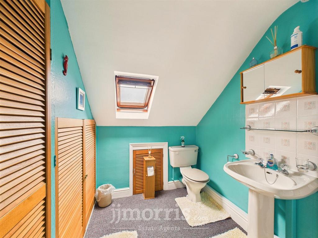 Separate WC