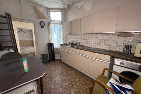 1 bedroom flat for sale, Haslemere Road, Seven Kings