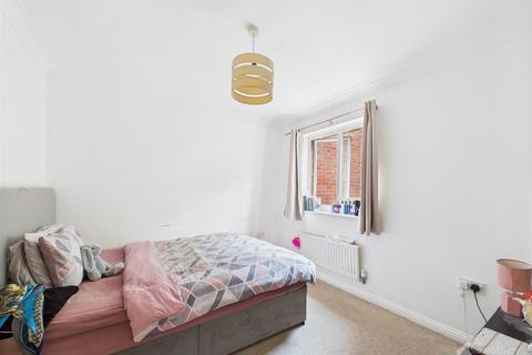 13 Brook View, Stansted, CM24 8ES