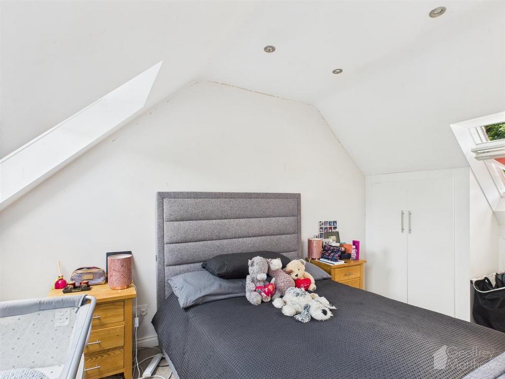 CAM02367 G0-PR0295-STILL011.jpg