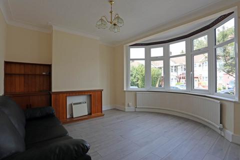 3 bedroom terraced house to rent, Studley Drive, Ilford