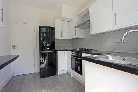 3 bedroom terraced house to rent, Studley Drive, Ilford