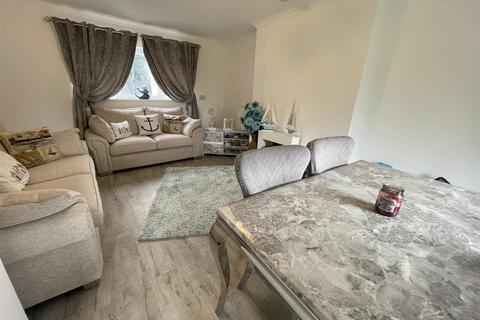 3 bedroom semi-detached house for sale, Bryngwyn Bach, Llanelli