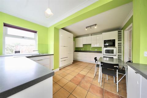 undefined, Ella Street, Hull