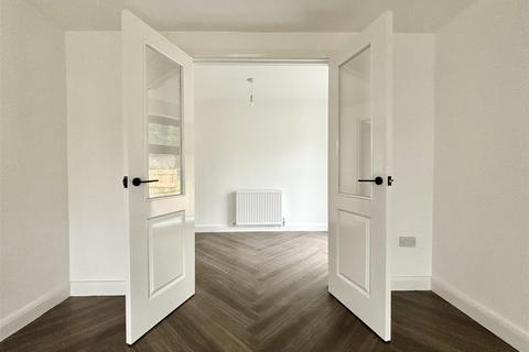 undefined, Kinder Close, Bradford BD13