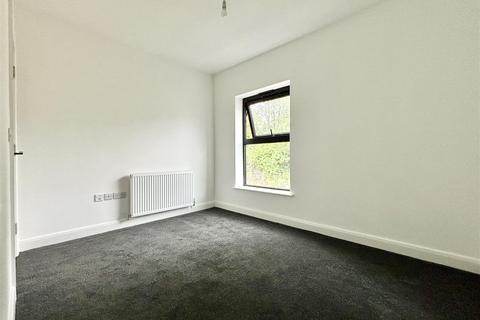 undefined, Kinder Close, Bradford BD13
