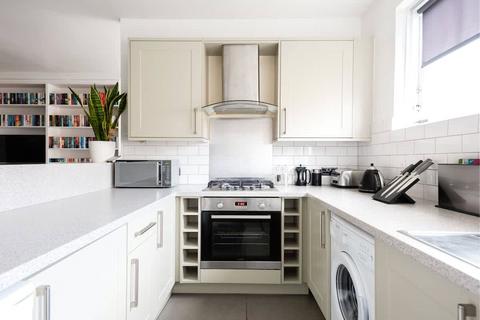 3 bedroom apartment to rent, Junction Mews, London W2