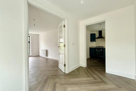 undefined, Kinder Close, Bradford BD13