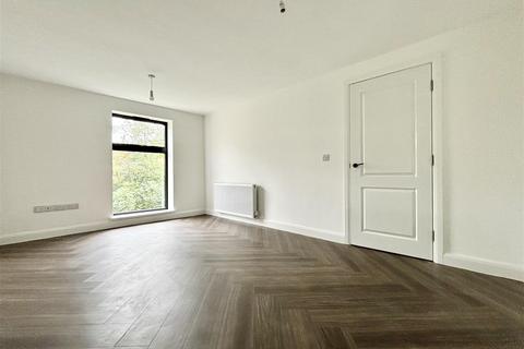 undefined, Kinder Close, Bradford BD13