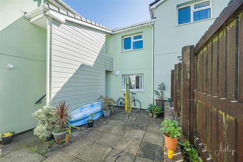 2 bedroom apartment for sale, Kenilworth Place, West Cross, Swansea